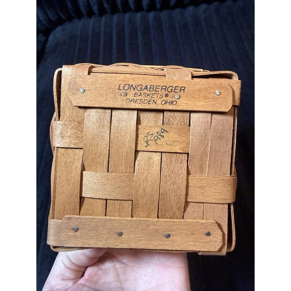 Longaberger 1989 Friendship Basket (w/ 2 leather ears)